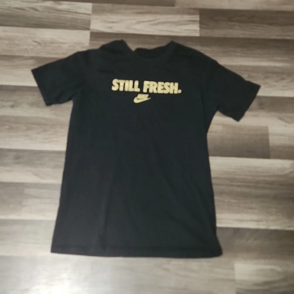 NIKE Tee Still Fresh Black and Gold Vintage T-shirt Size XL